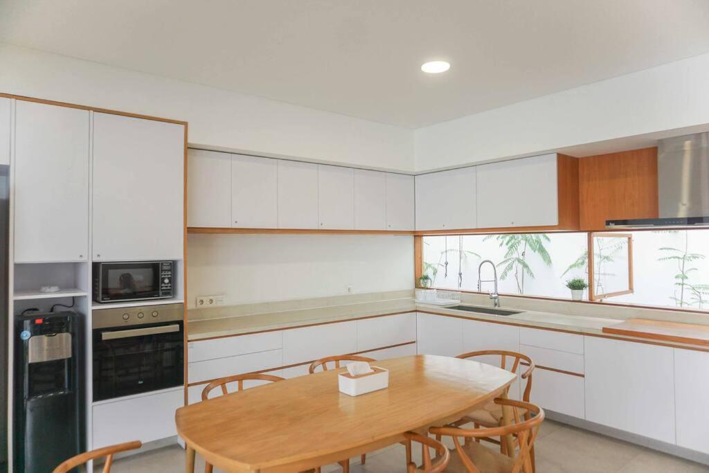 Villa Pingu House *
