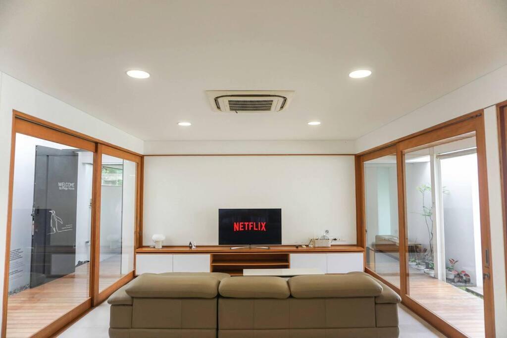 Villa Pingu House Bandung