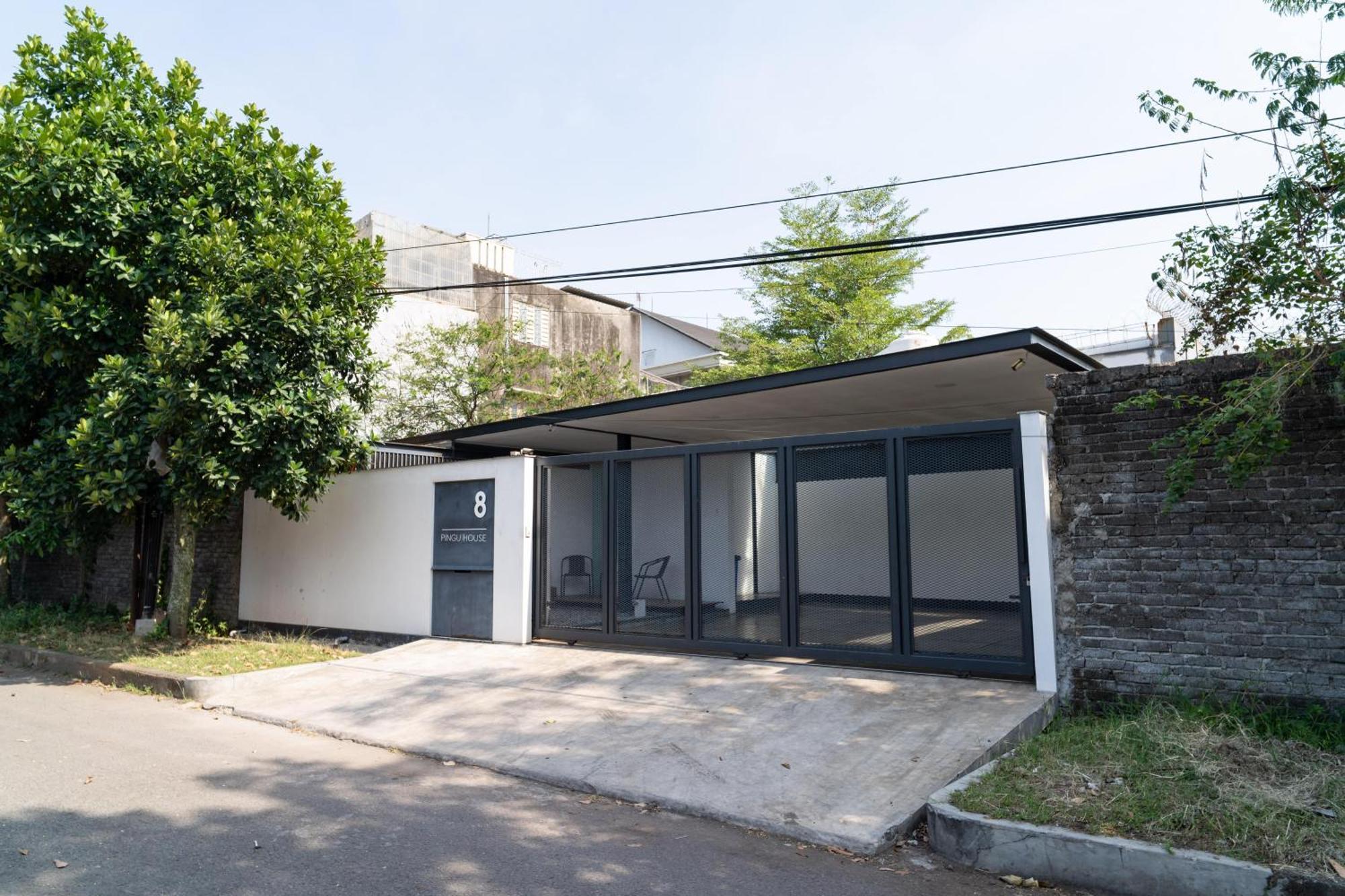 Pingu House Villa